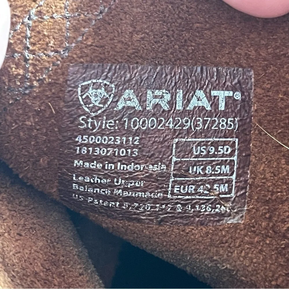 Ariat 10002429‎  Boot Man’s Size 9.5D Brown Sierra Pull On Leather Round Toe